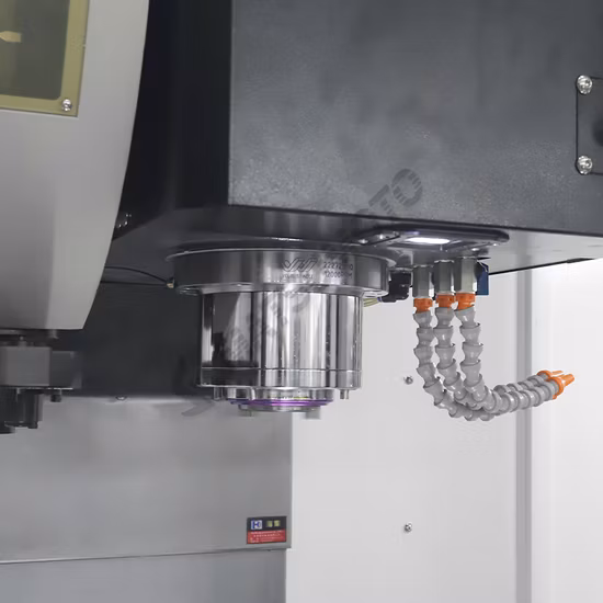 Centre d'usinage 5 axes Vmc1160 Fraiseuse CNC verticale